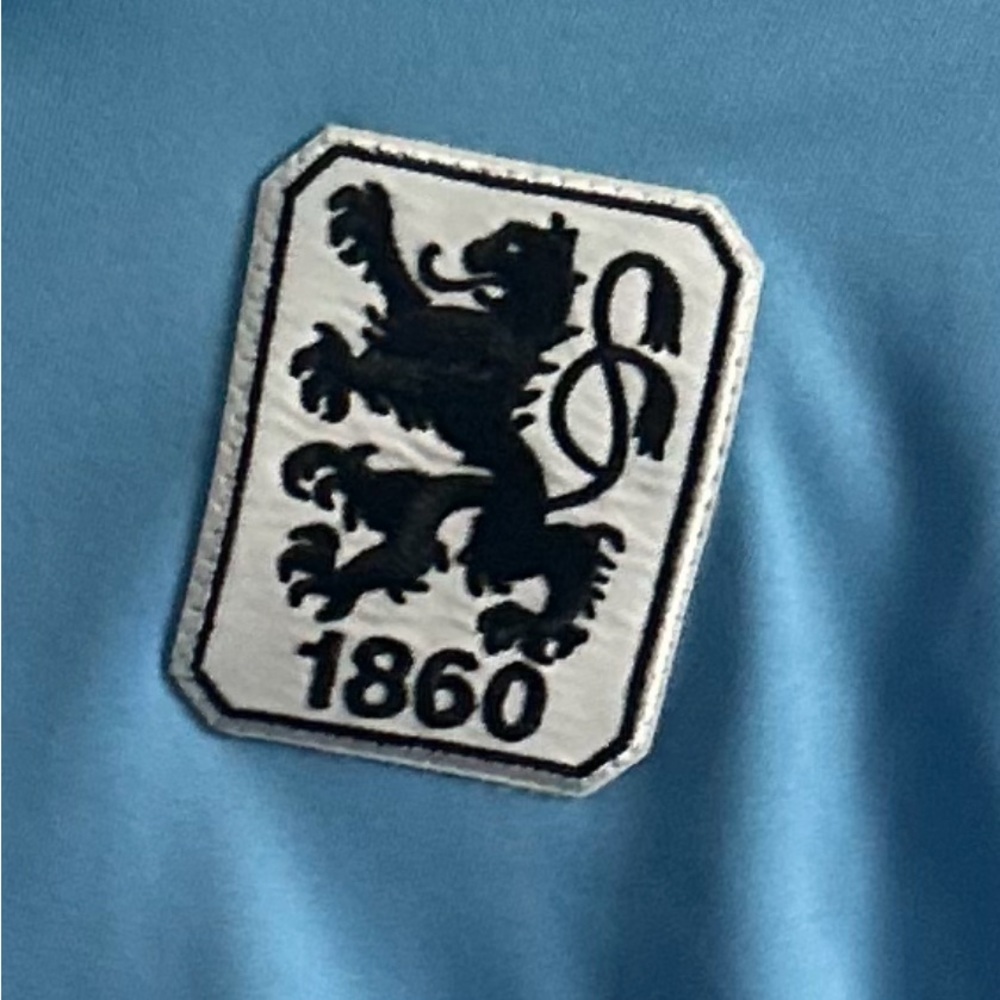 1860 Munich 2018/19 Home Shirt (Jersey) - Picture 4 of 4